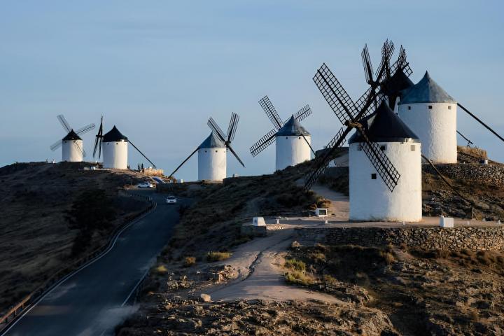 Los molinos de viento de Consuegra del siglo XVI en el cerro Calderico