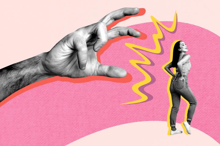 Montaje de mano cogiendo a una mujer como si fuera un objeto.