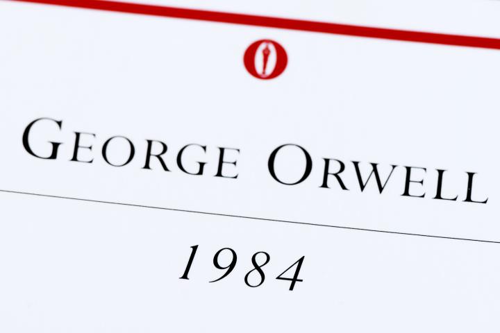 Portada del libro 1984 de George Orwell