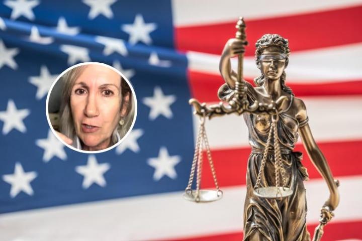 Una imagen de la bandera de EEUU y la usuaria @HearMeOutOnThis.