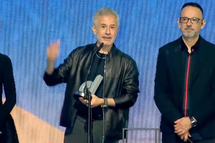 Sergio Dalma recoge el 'Premio Dial'.
