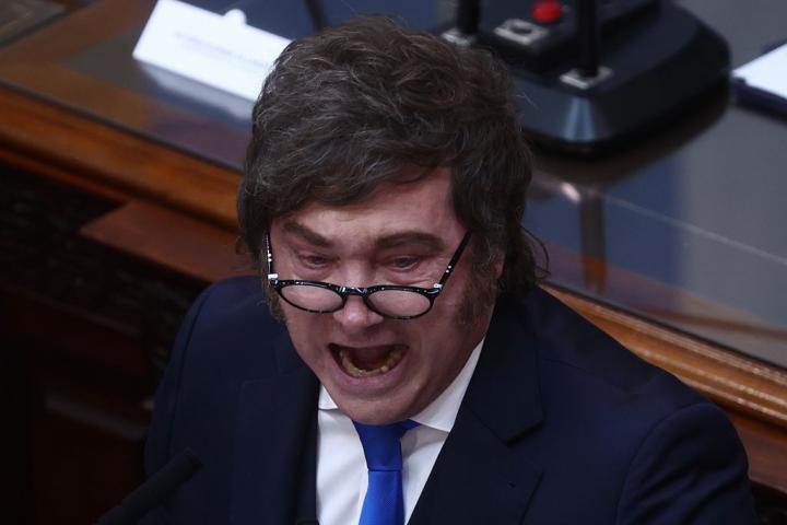 milei-sanchez-critica-argentino-redes