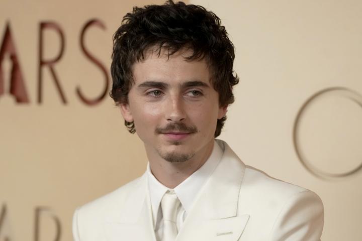 Timothée Chalamet en la alfombra roja de los premios Oscar 2026