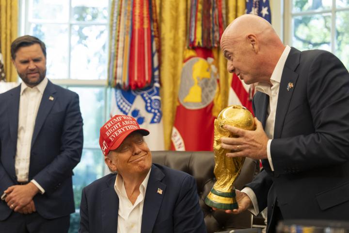 Giannis Infantino, presidente de FIFA junto a Donald Trump, presidente de EEUU
