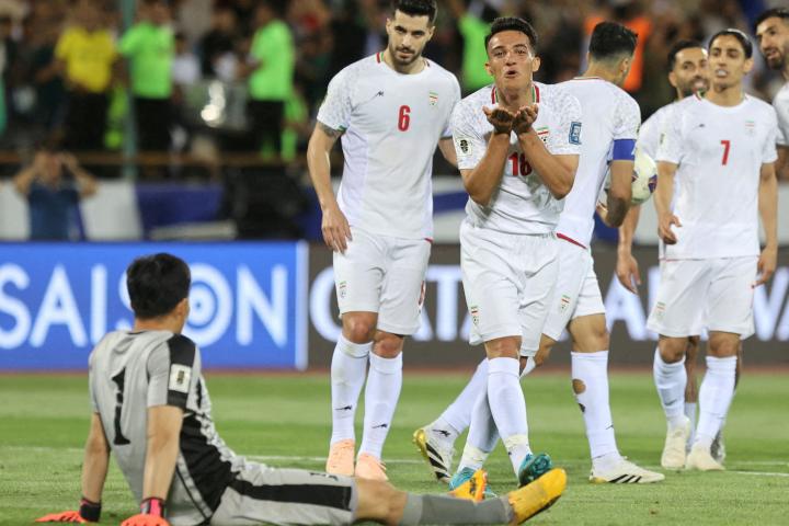 Imagen de archivo del jugador de la Selección de Fútbol de Irán Amirhossein Hosseinzadeh, celebrando un 'hat trick' en el partido clasificatorio del Mundial ante Corea del Norte.