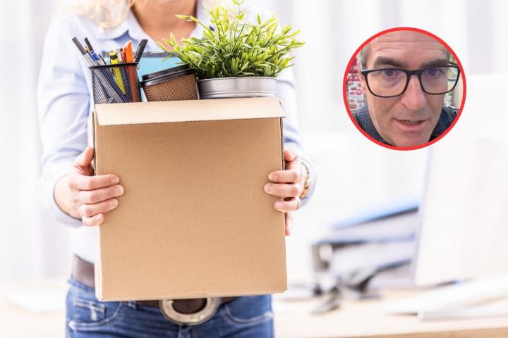 Un ayudante del fiscal habla sobre faltar al trabajo para ser despedido.