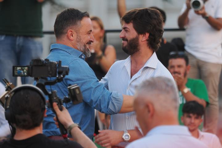 Imagen de archivo del líder de Vox, Santiago Abascal, y el ex vicepresidente de la Junta de Castilla y León Juan García-Gallardo.