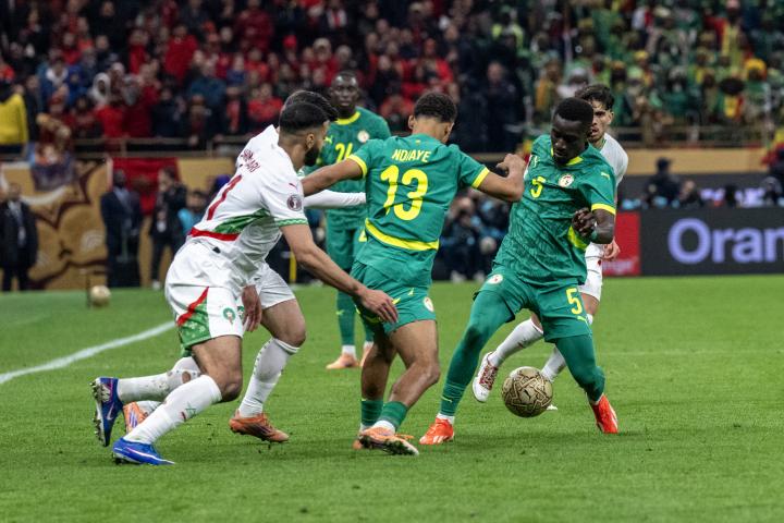Senegal y Marruecos jugando la final de la Copa de África en enero de 2026