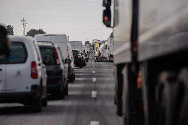 Atasco en una carretera de España