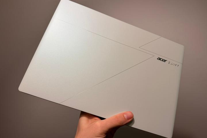 El ordenador portátil Acer Swift Edge 14 AI.