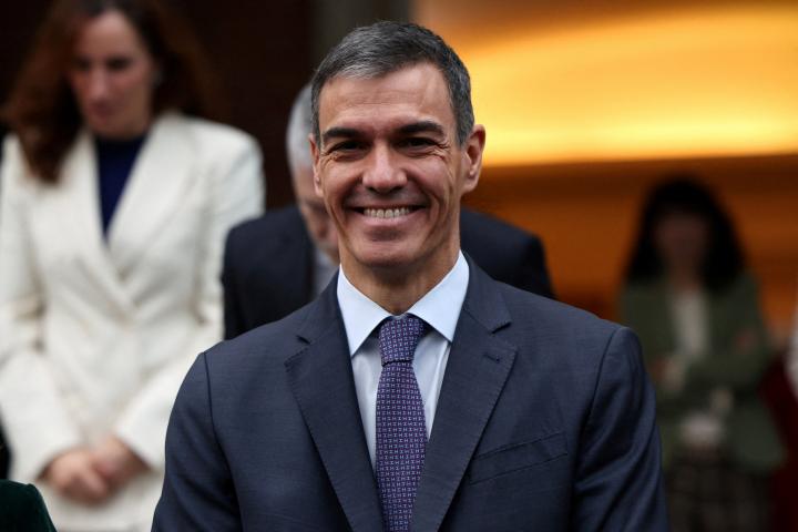 El presidente del Gobierno, Pedro Sánchez, en el Palacio de la Moncloa, en Madrid, tras el Consejo de Ministros del 23 de diciembre de 2025.