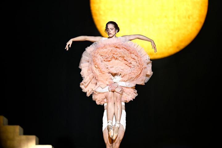 Rosalía durante el concierto en Lyon (Francia).