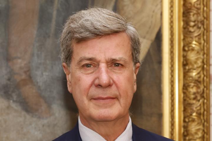 Cayetano Martínez de Irujo en la presentación de su libro 'La última duquesa' en el Palacio de Liria