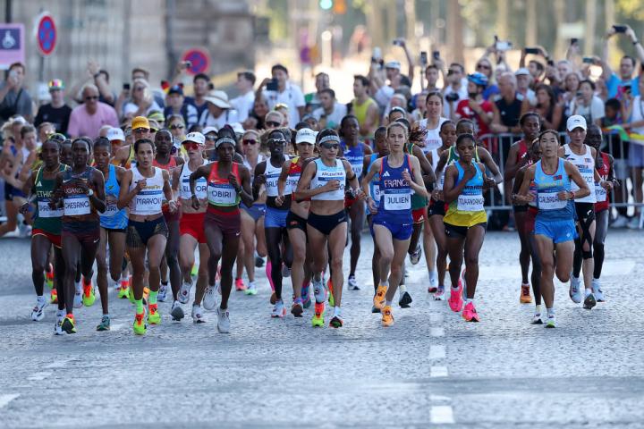 Carrera de maratón en los juegos Olímpicos de París 2024