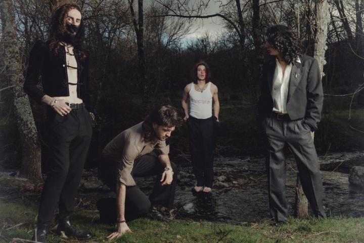 Los componentes de Ultraligera, en una de las fotos promocionales de su segundo 'single', 'Cuando todo vaya mal'.