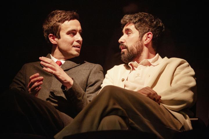 Augusto, de confidencias con su amigo en 'Niebla'