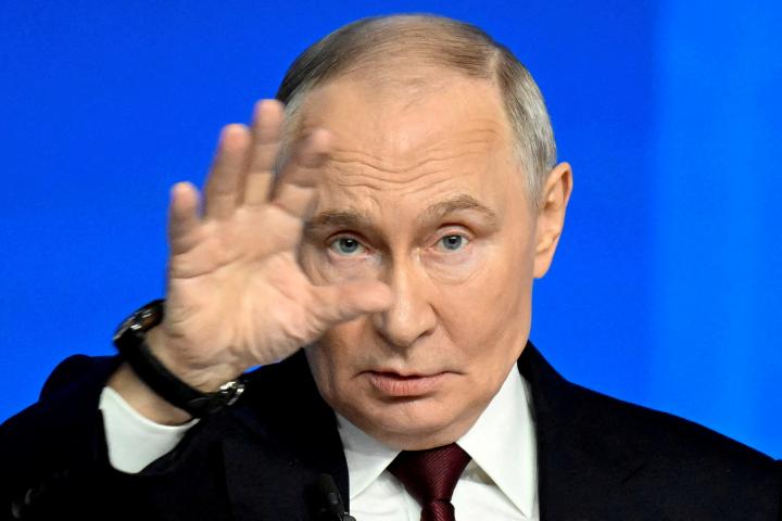 El presidente ruso Vladimir Putin ofrece su conferencia de prensa anual de fin de año en Moscú, el 19 de diciembre de 2025.