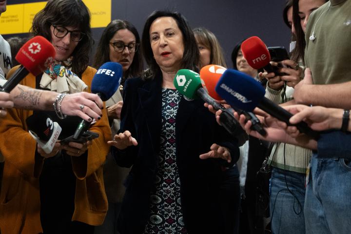 Margarita Robles ante los medios de comunicación