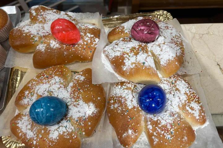 Las monas de Pascua tradicionales, muy demandadas en Semana Santa