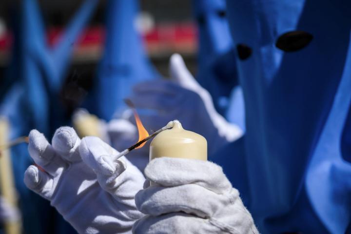 Un nazareno de la Hermandad de San Benito, en Sevilla