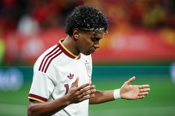Lamine Yamal durante el España-Egipto.