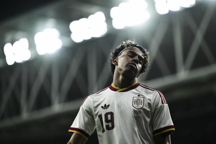 Lamine Yamal durante el partido España-Egipto en el RCDE Stadium de Cornellà-El Prat.
