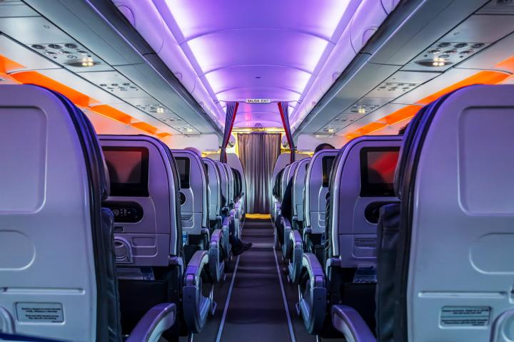 Los asientos de un avión