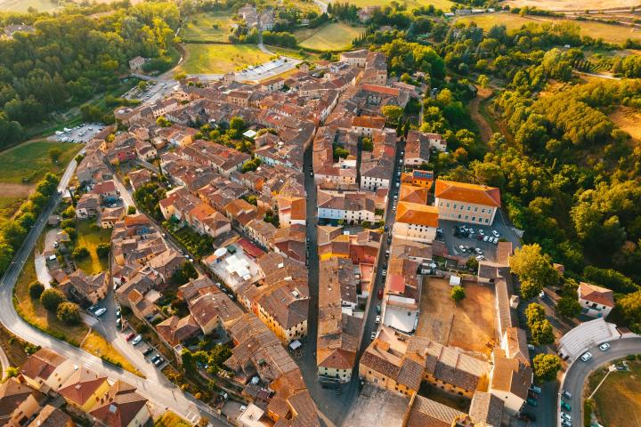 Estos son los pueblos más virales de España, según Holidu.