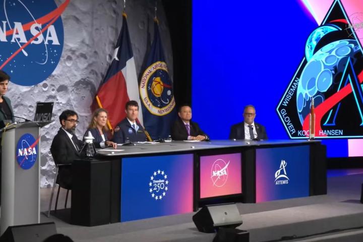 Imagen de la rueda de prensa posterior al amerizaje de Artemis II