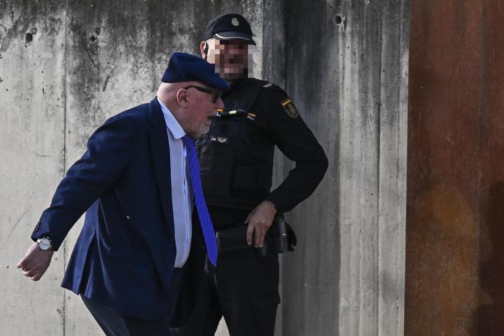El excomisario José Manuel Villarejo llega a la sede de la Audiencia Nacional en San Fernando de Henares (Madrid)