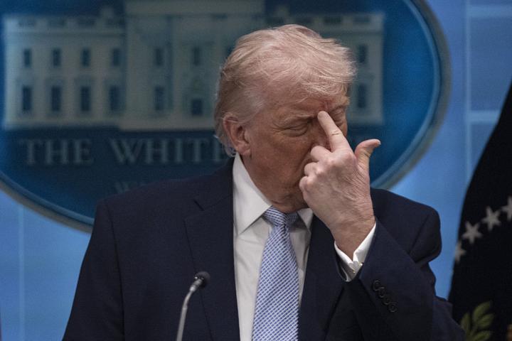 Donald Trump, pensativo en la Casa Blanca