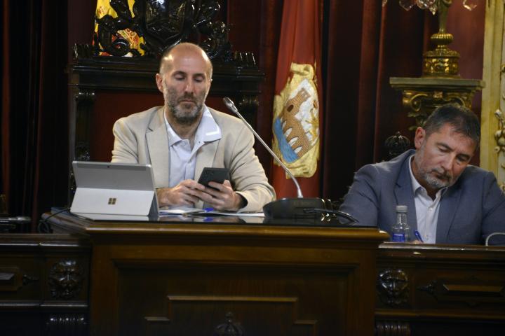 El alcalde de Ourense, Gonzalo Pérez Jácome, en una imagen de archivo en el salón noble de la casa consistorial ourensana.