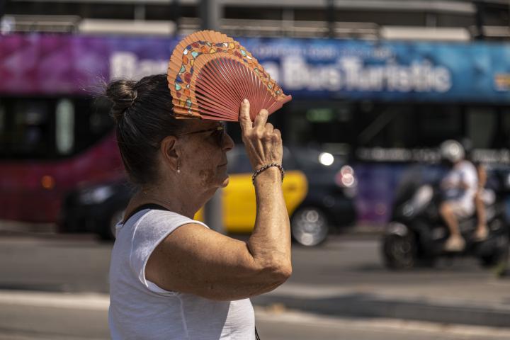 Mujer pasando calor