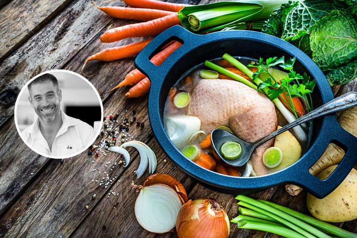 Pablo Ojeda y un caldo de pollo