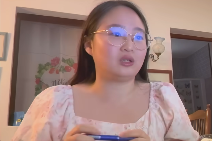 Leticia, dependienta de un bazar chino.