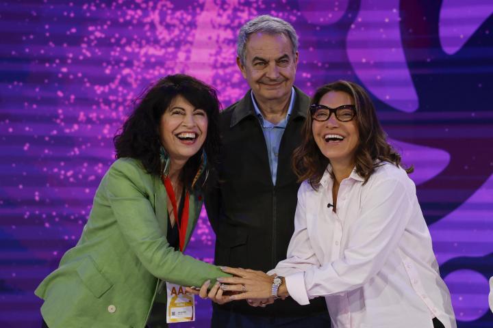 El expresidente del Gobierno José Luis Rodríguez Zapatero, la primera dama de Brasil, Janja Lula da Silva, y la ministra de Igualdad, Ana Redondo.