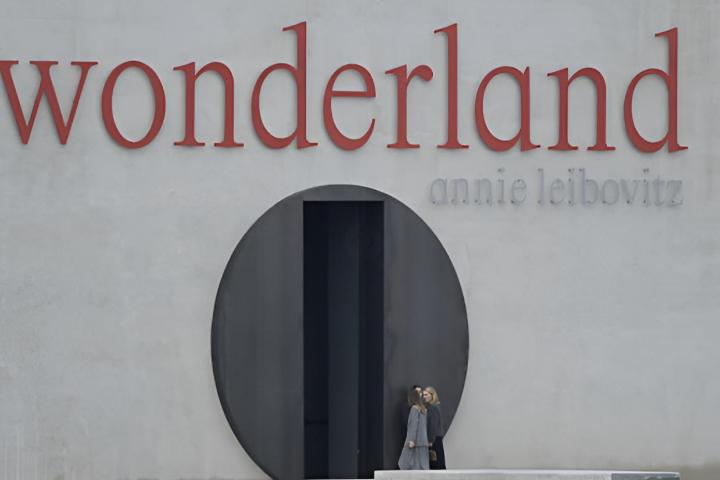 Marta Ortega Pérez durante la presentación de la exposición 'Wonderland' del centro MOP en el muelle de Batería de A Coruña
