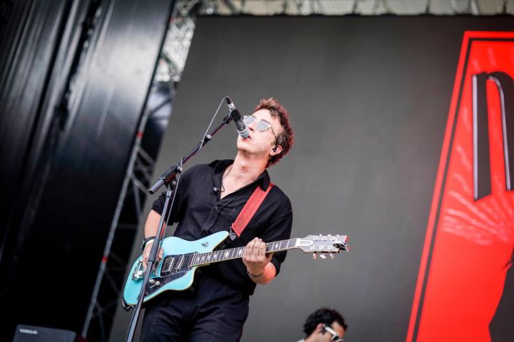 SANTIAGO DE COMPOSTELA, SPAIN - JUNE 16: Alvaro Surma, singer of Niña Polaca, performs in concert on day 2 of O Son Do Camiño Festival 2023 on June 16, 2023 in Santiago de Compostela, Spain. (Photo by Cristina Andina/Redferns)
