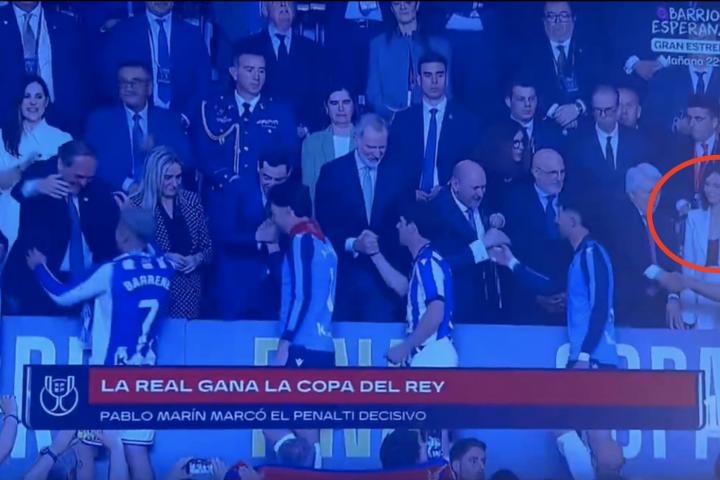 Ayuso en el palco de la copa del rey