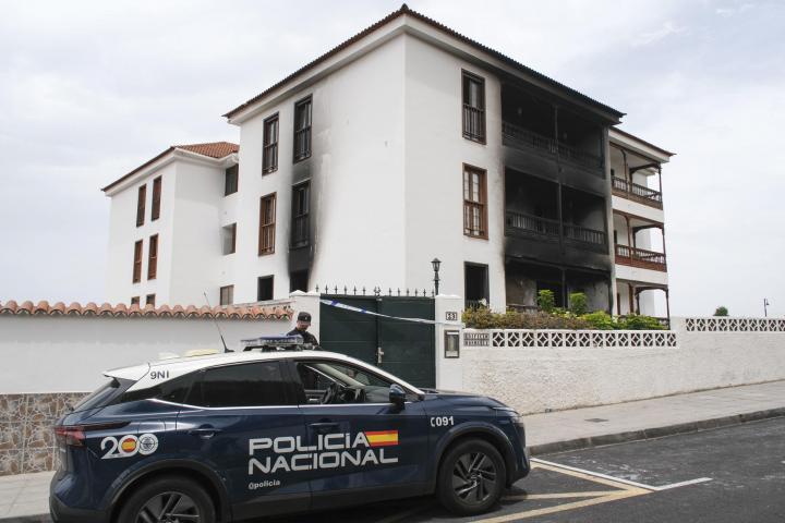 El edificio incendiado en el barrio de El Toscal, en Los Realejos (Tenerife).