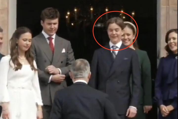 El príncipe Vincent preguntó al príncipe heredero Christian cómo hacer una reverencia antes de la llegada del rey Felipe