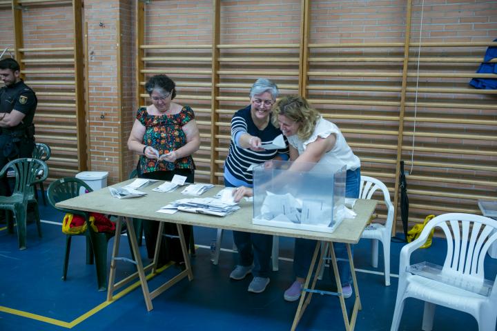 Miembros de una mesa electoral