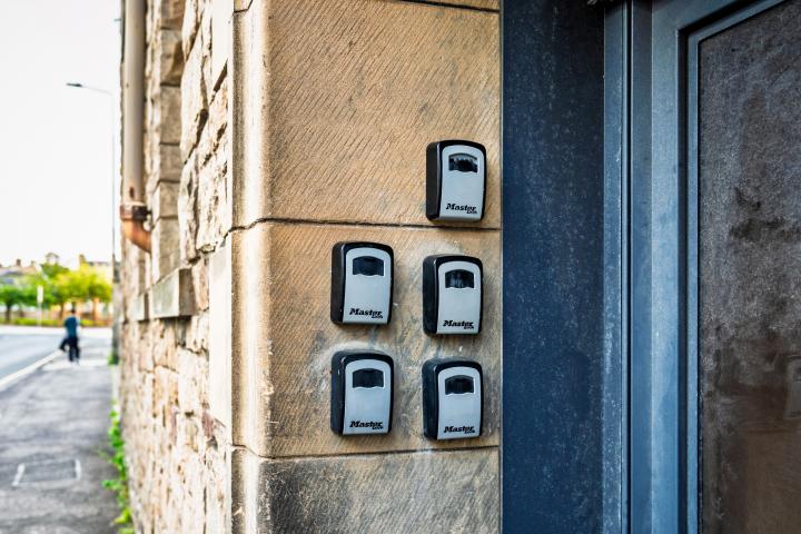 Cajas para llaves de pisos turísticos