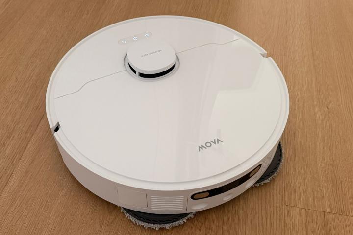 El robot aspirador Mova E40 Ultra, en color blanco. Una sorpresa por su rango de precio.