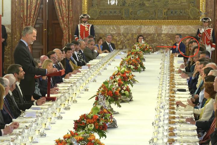 Los reyes de España en un almuerzo con escritores