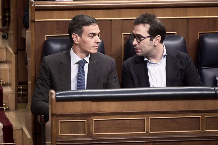 Pedro Sánchez, junto a Carlos Cuerpo el pasado miércoles en el Congreso