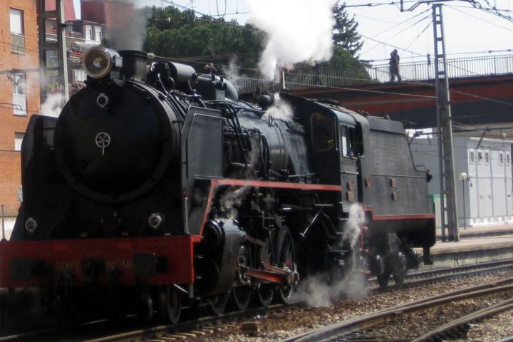 Una locomotora de vapor 141F-2346.