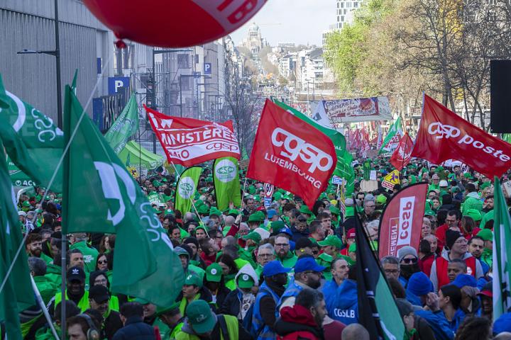 Manifestación en Bruselas para denunciar las medidas de austeridad y las reformas laborales introducidas por el Gobierno belga, el 12 de marzo de 2026.