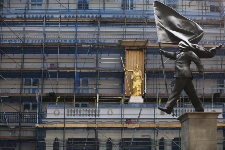 Estatua en el centro de Londres firmada por Banksy