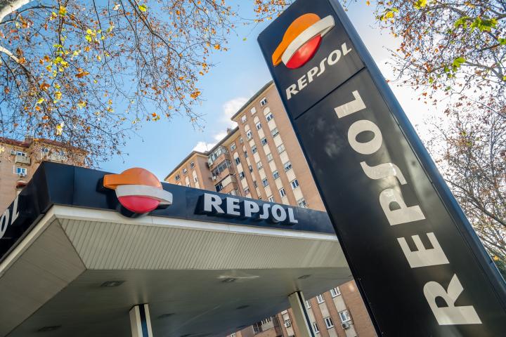 Imagen de archivo de una gasolinera de Repsol en Madrid.